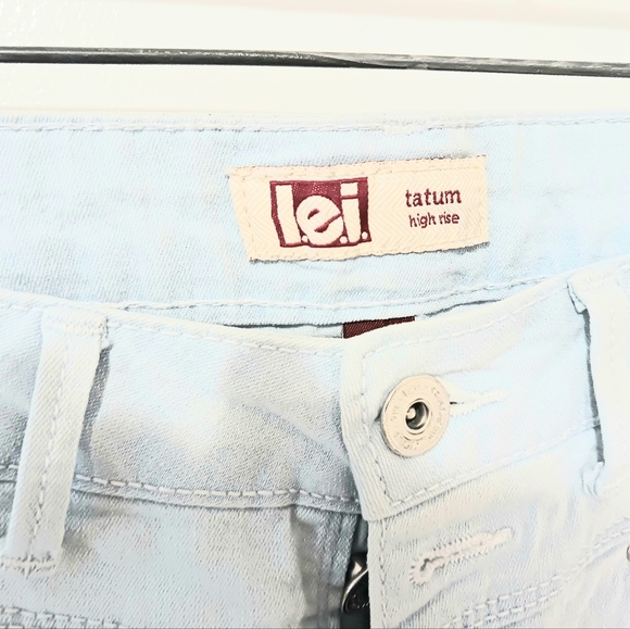 L e i Tatum high-rise denim faded shorts, size 7, color blue - Picture 3 of 6